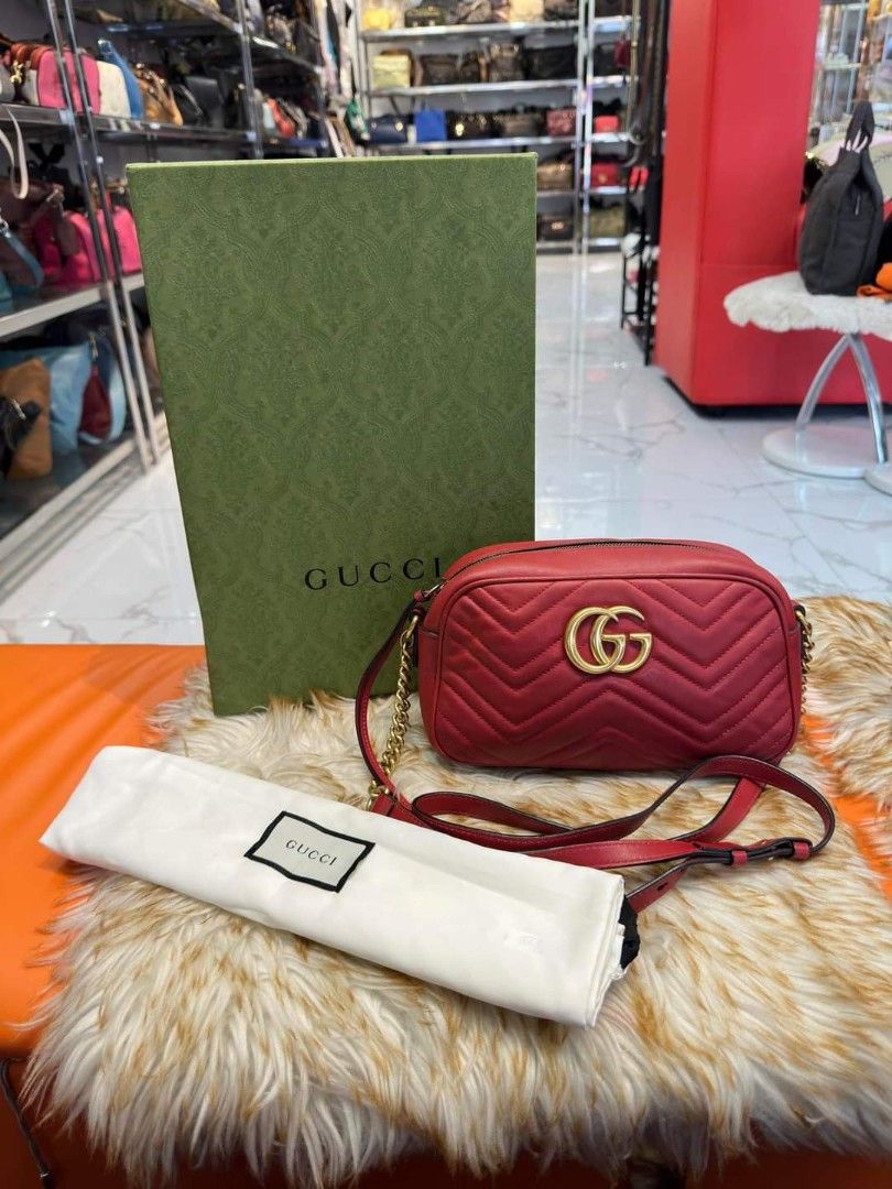 43 800 fix price plus shipping fee Orig Gucci GG Marmont bag Small to simi medium Genuine leather W orig dust bag and box