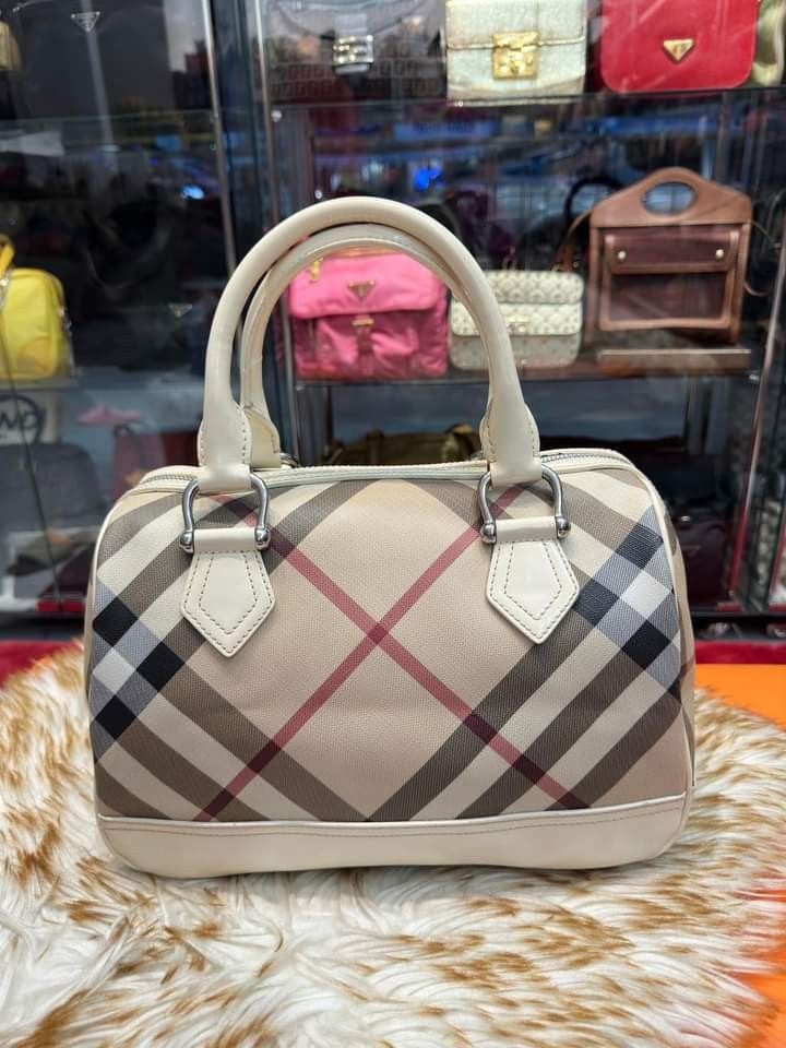 Burberry hand best sale