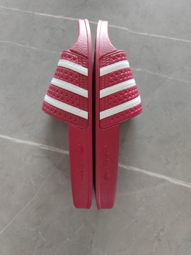 Red slip outlet on adidas