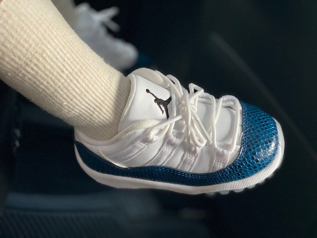 Jordan 11 discount snakeskin blue kids