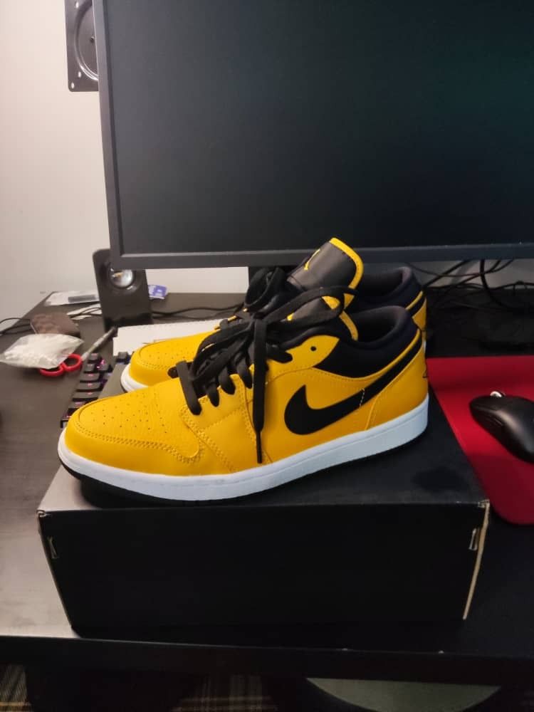 nike off white university gold af1