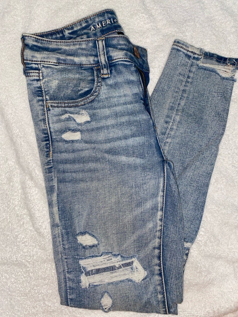 American Eagle ripped jeans, Women's Fashion, Bottoms, Jeans on Carousell