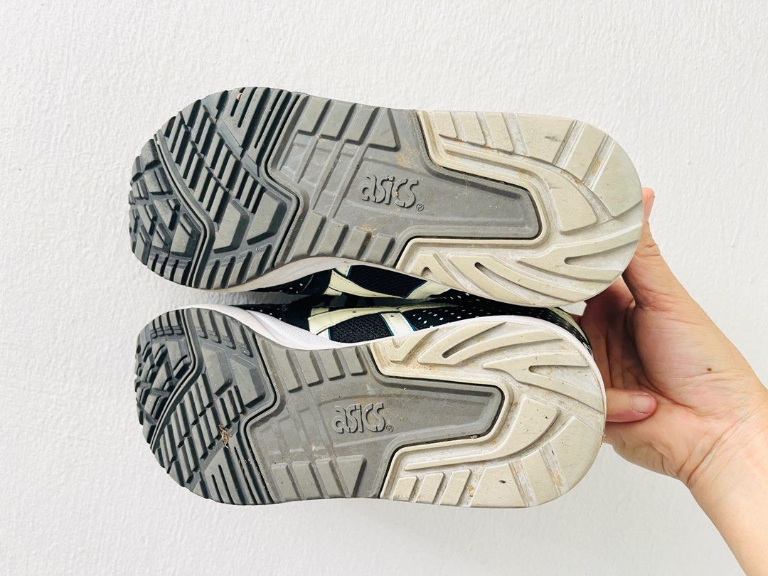 ASICS Gel Saga Size US 9.5 Euro 43.5 luminous logo Men s