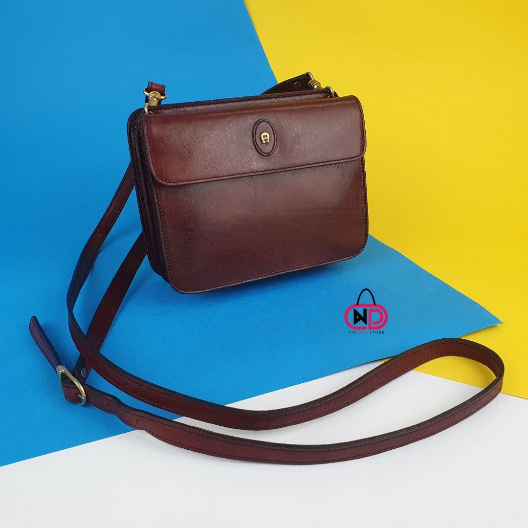 SALE AUTH VINTAGE ETIENNE AIGNER SMALL LEATHER CROSSBODY