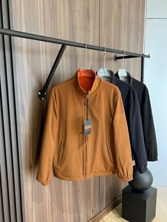 (Category: ) located in . Submitted by luxcloset.shop (Listing ID 1270387688, Image 1). Description: .