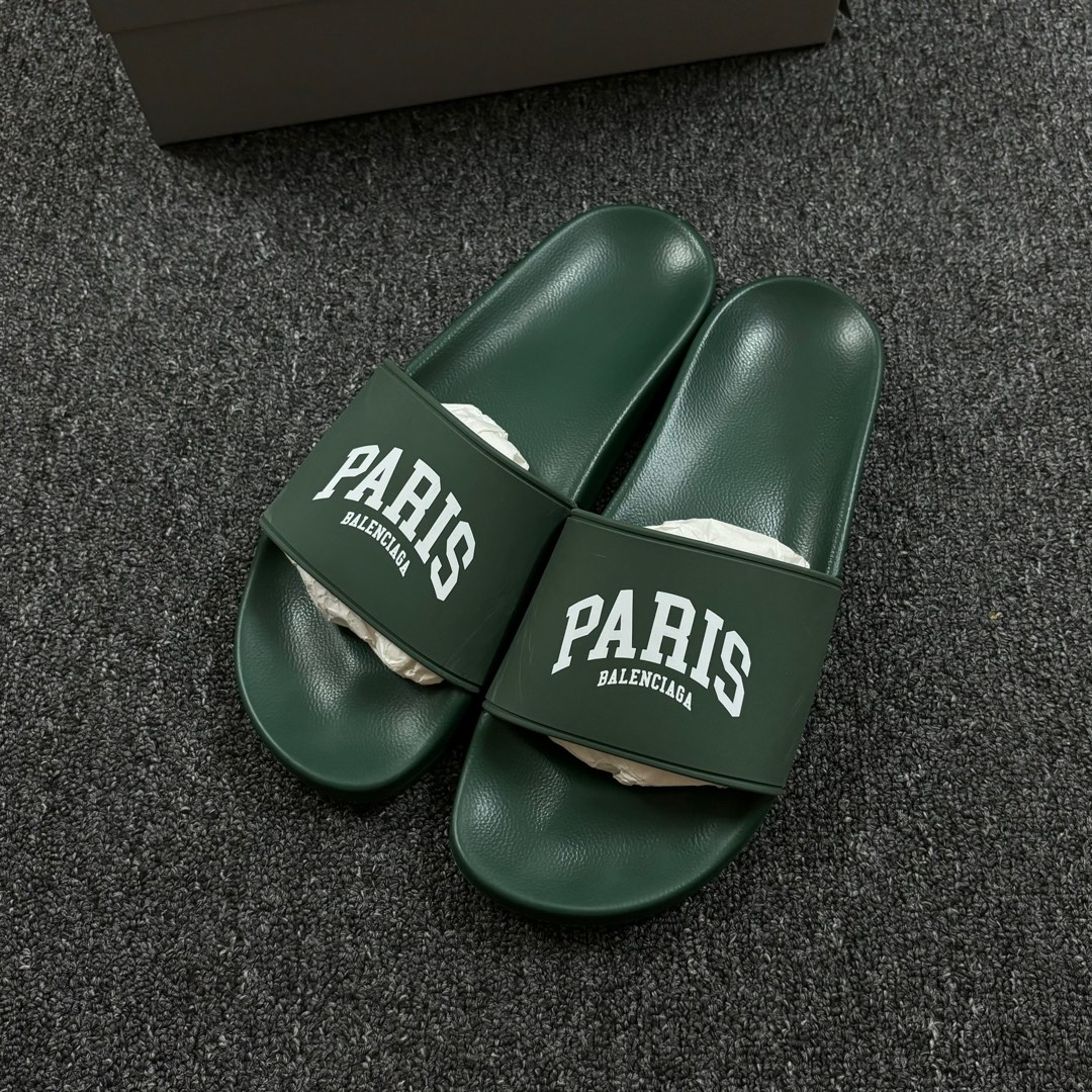 Balenciaga discount slippers green