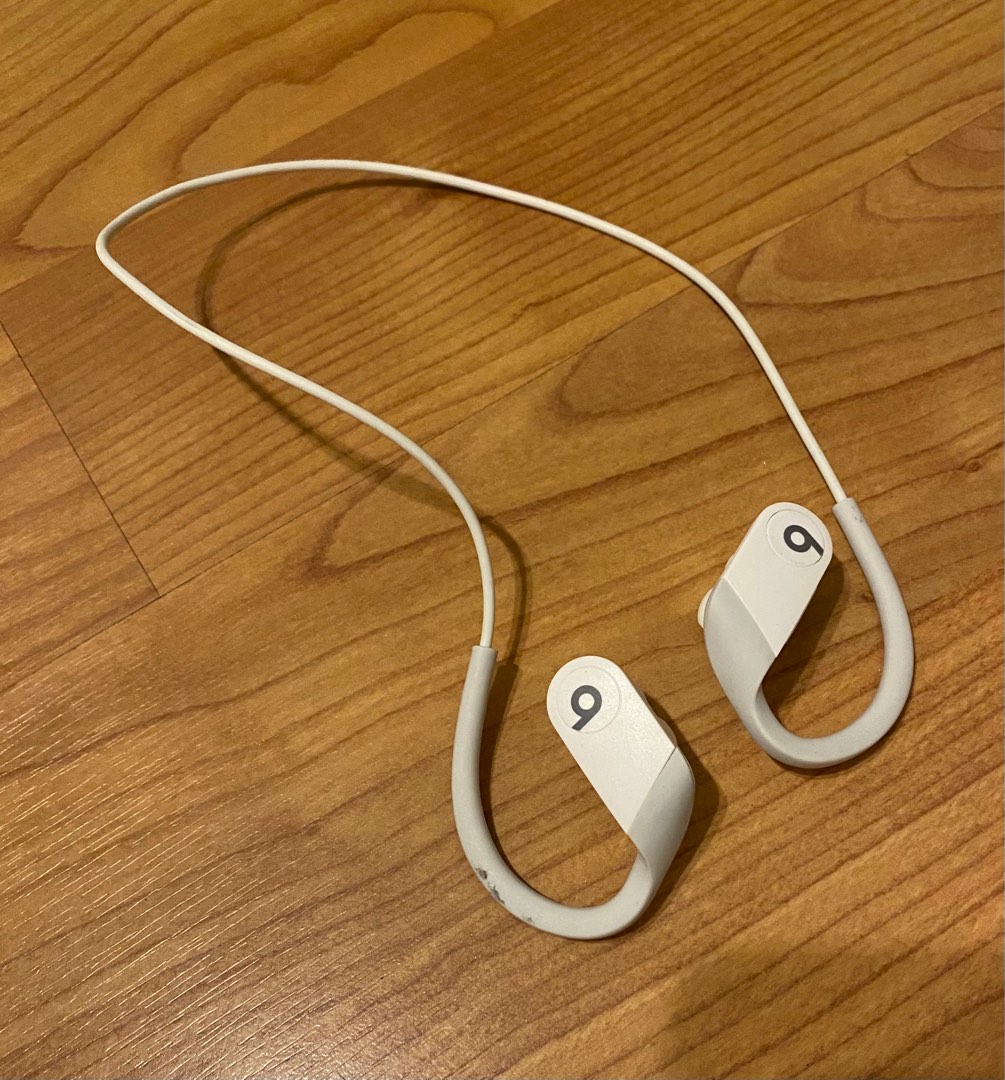 Beats Powerbeats 4 review: Big upgrade over its predecessor but behind the  times - CNET