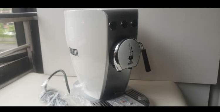 Bialetti 膠囊咖啡機CF37 歐洲版, 家庭電器, 廚房電器, 咖啡機及咖啡壺