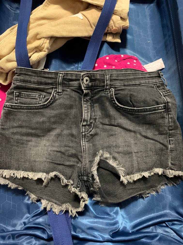 Frayed denim shorts outlet