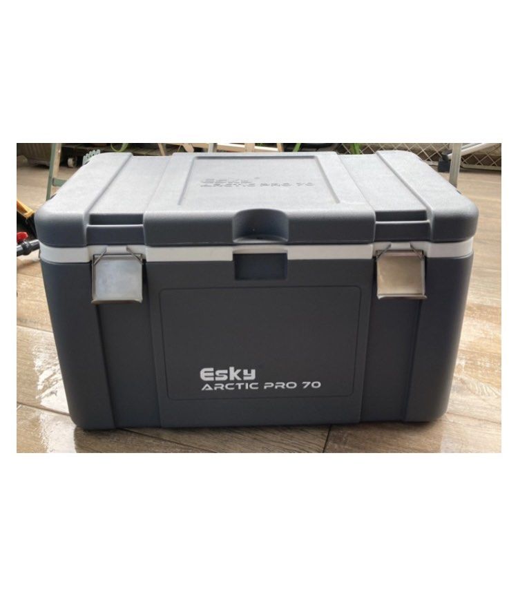 Esky 120l white arctic pro rugged cooler top