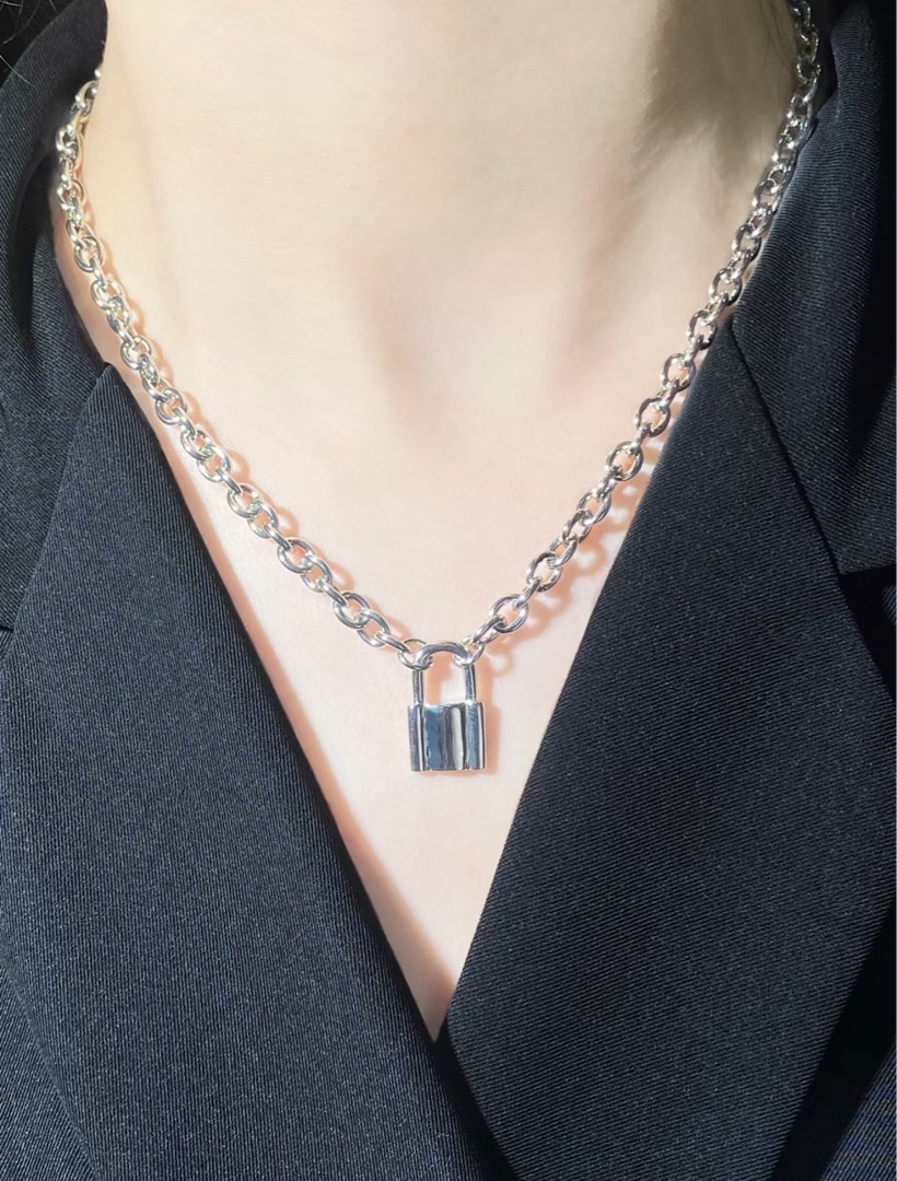 Brandy melville 2024 lock chain necklace