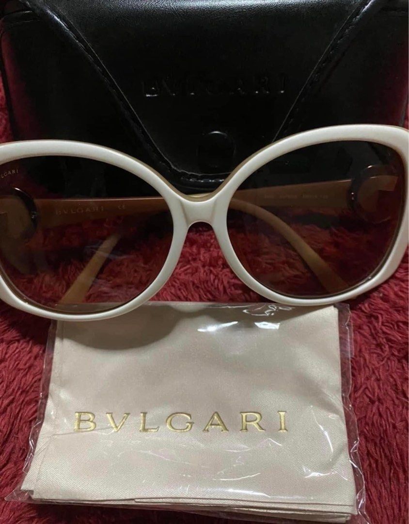 Bvlgari Sunglass (Category: Sunglasses & Eyewear) located in Batangas. Submitted by mybigcloset (Listing ID 1270274428, Image 2). Description: Authentic Bvlgari Sunglass with orig case Nastock lang Bought 14k Selling price: 5k Free shipping na po..