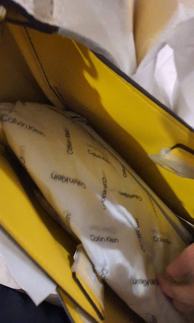 Calvin klein zoe crossbody bag authentic, Women's Fashion, Bags