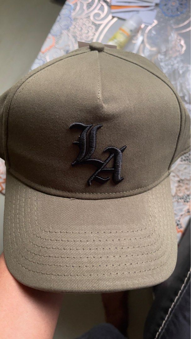 Cap (Category: Cap & Hats) located in Puchong. Submitted by rayyanchan (Listing ID 1270388523, Image 3). Description: Cap cotton on ori dalam keadaan baru retail price rm59 ambil combo rm50 satu rm30 .