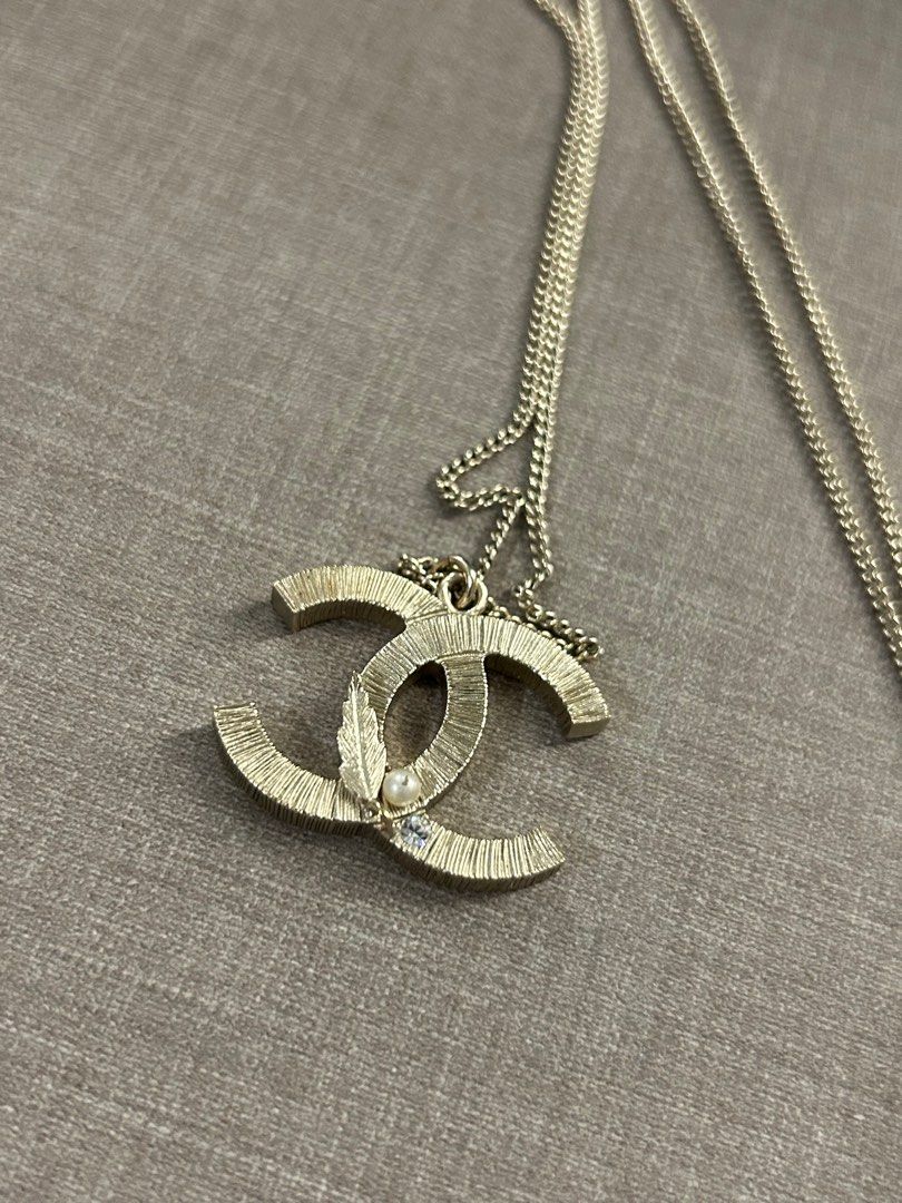 Gold necklace chanel on sale