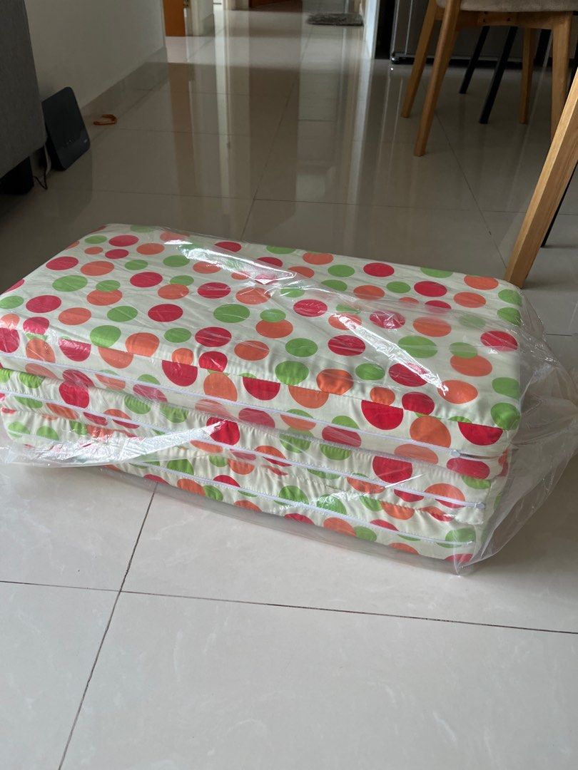 Clevamama travel top cot