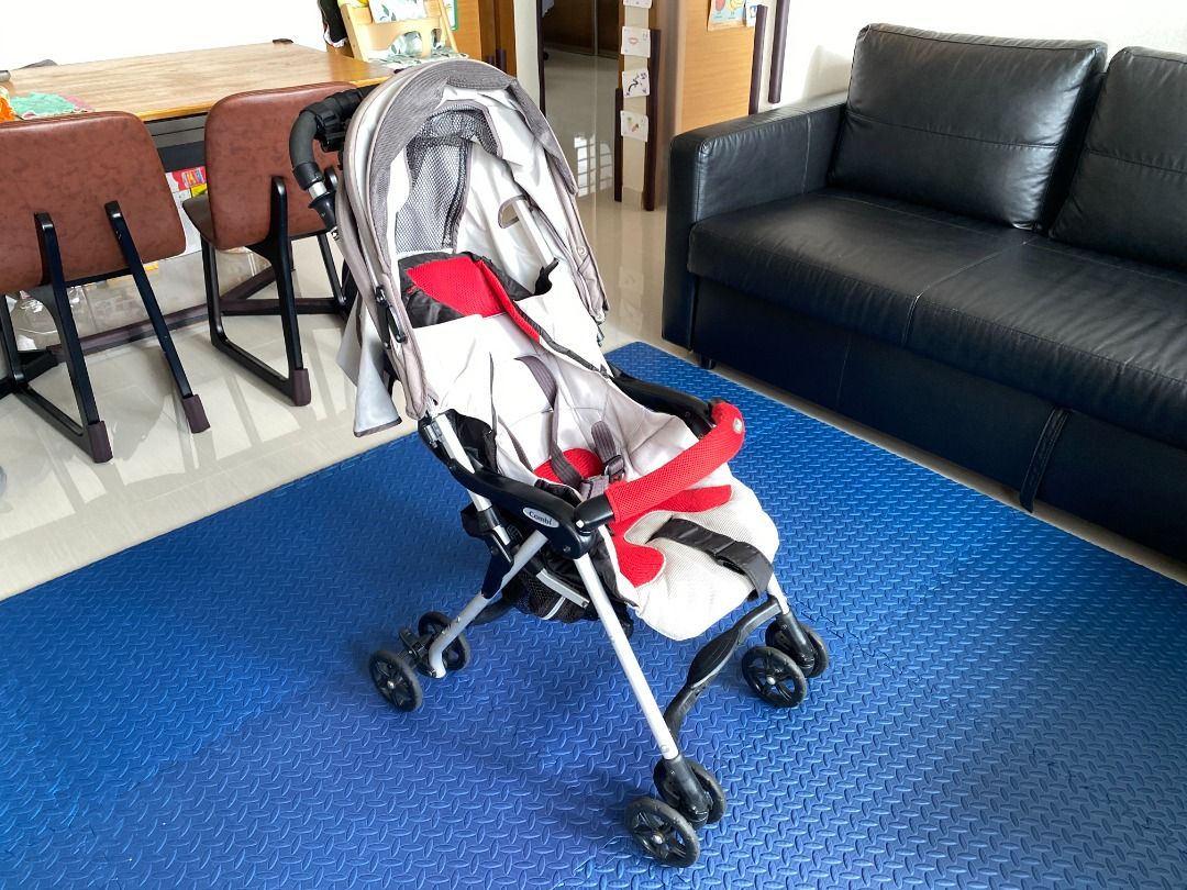 Combi Lightweight Travel Stroller