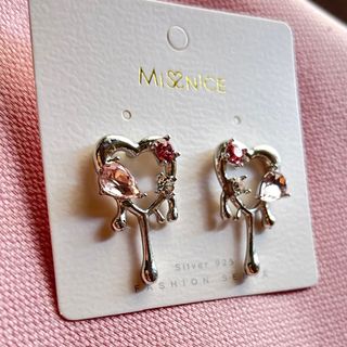 （分類：）位於 。 由 Rosale_Reasonable 提交（商品編號 1270370811，圖片 1）。簡介： 。