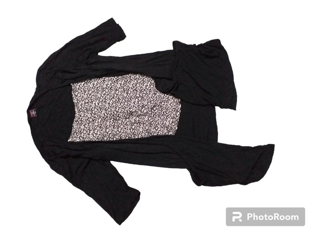 Crissa Black Blouse With Blazer Style (Category: Blouses) located in Marikina City. Submitted by styledandsassified (Listing ID 1270272133, Image 1). Description: .