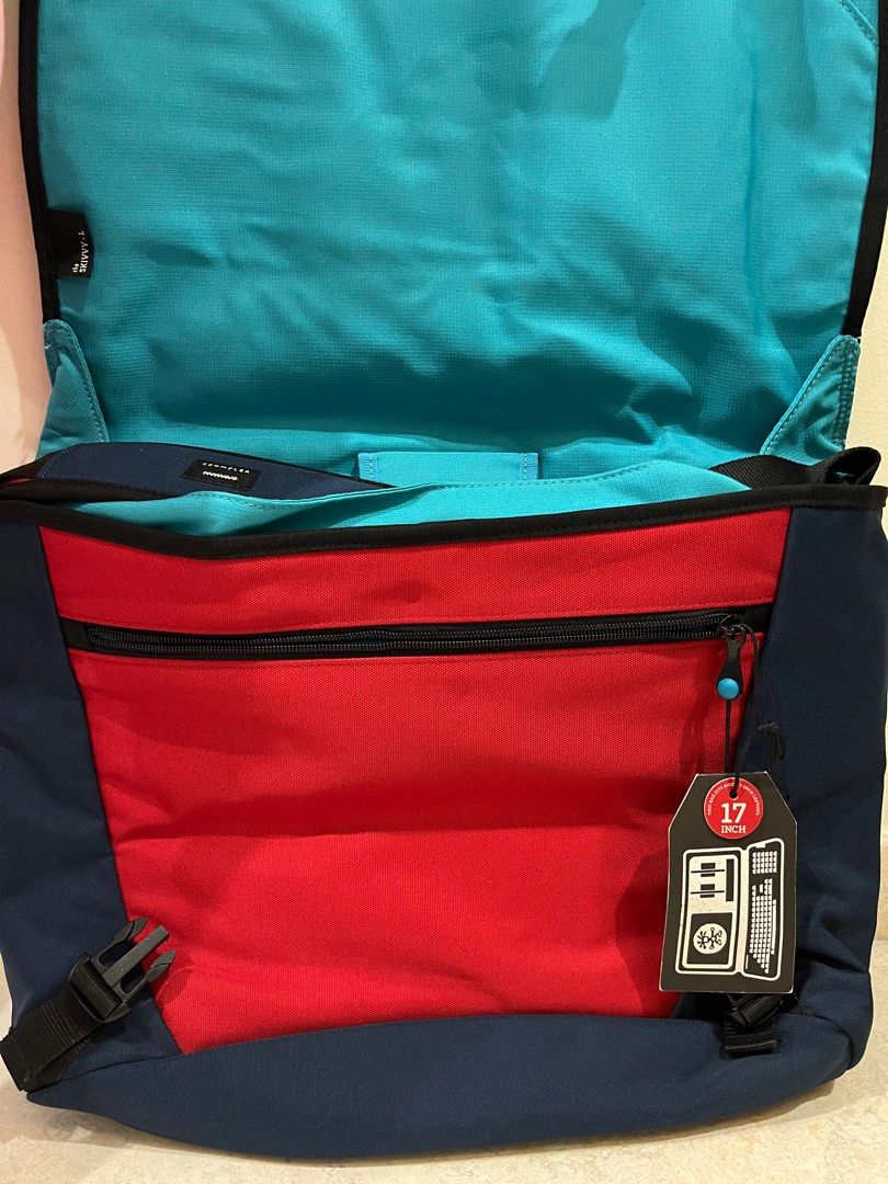 Crumpler 17 inch laptop bag top