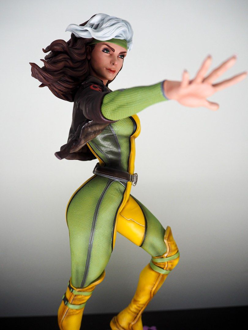 Custom 1/4 Rogue statue. XM Studios, Sideshow, Prime 1, Hobbies & Toys