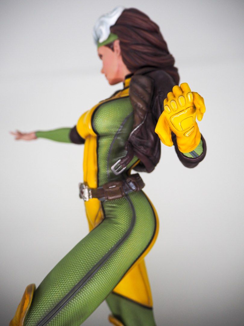 Custom 1/4 Rogue statue. XM Studios, Sideshow, Prime 1, Hobbies & Toys