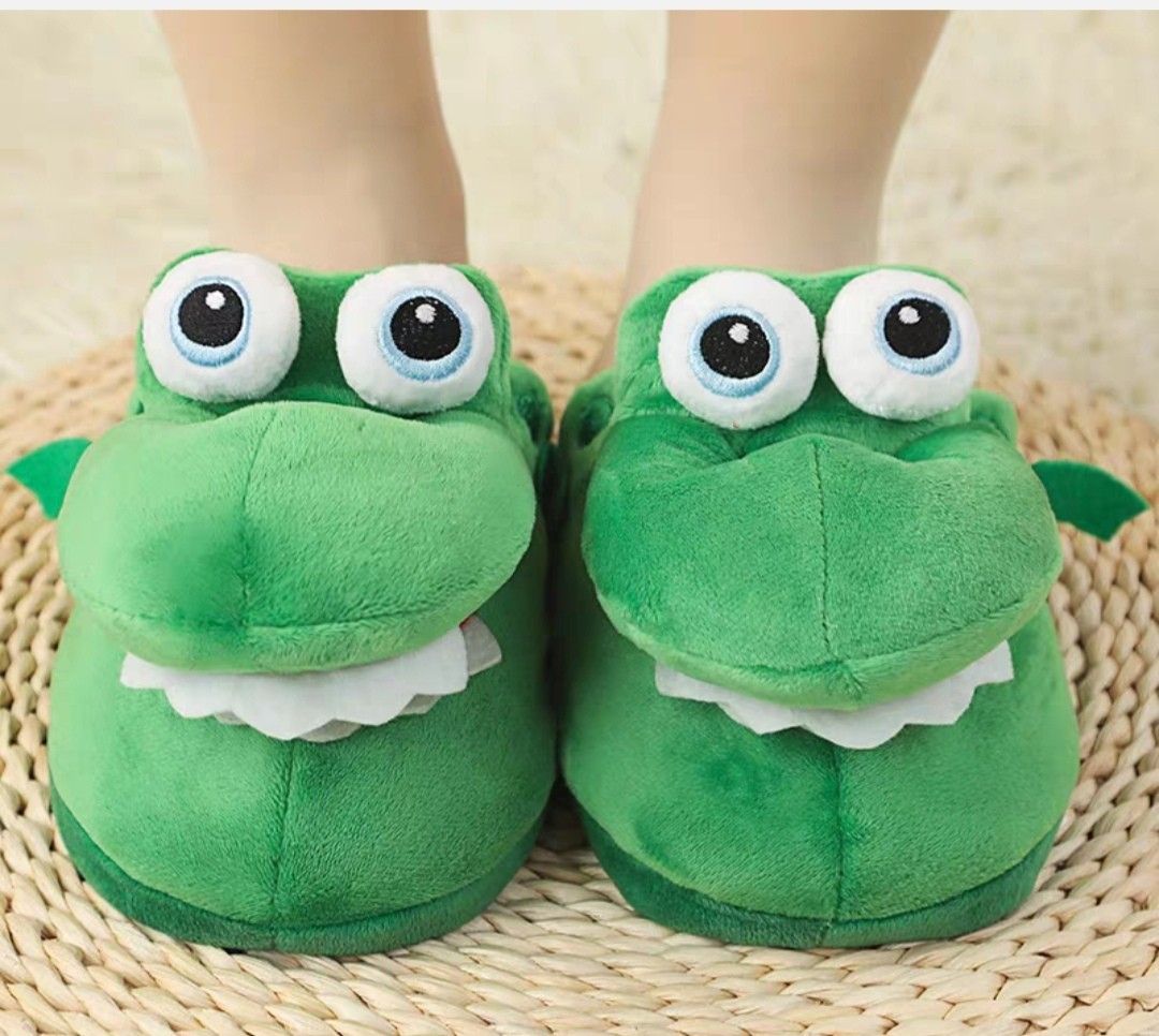Alligator slippers deals