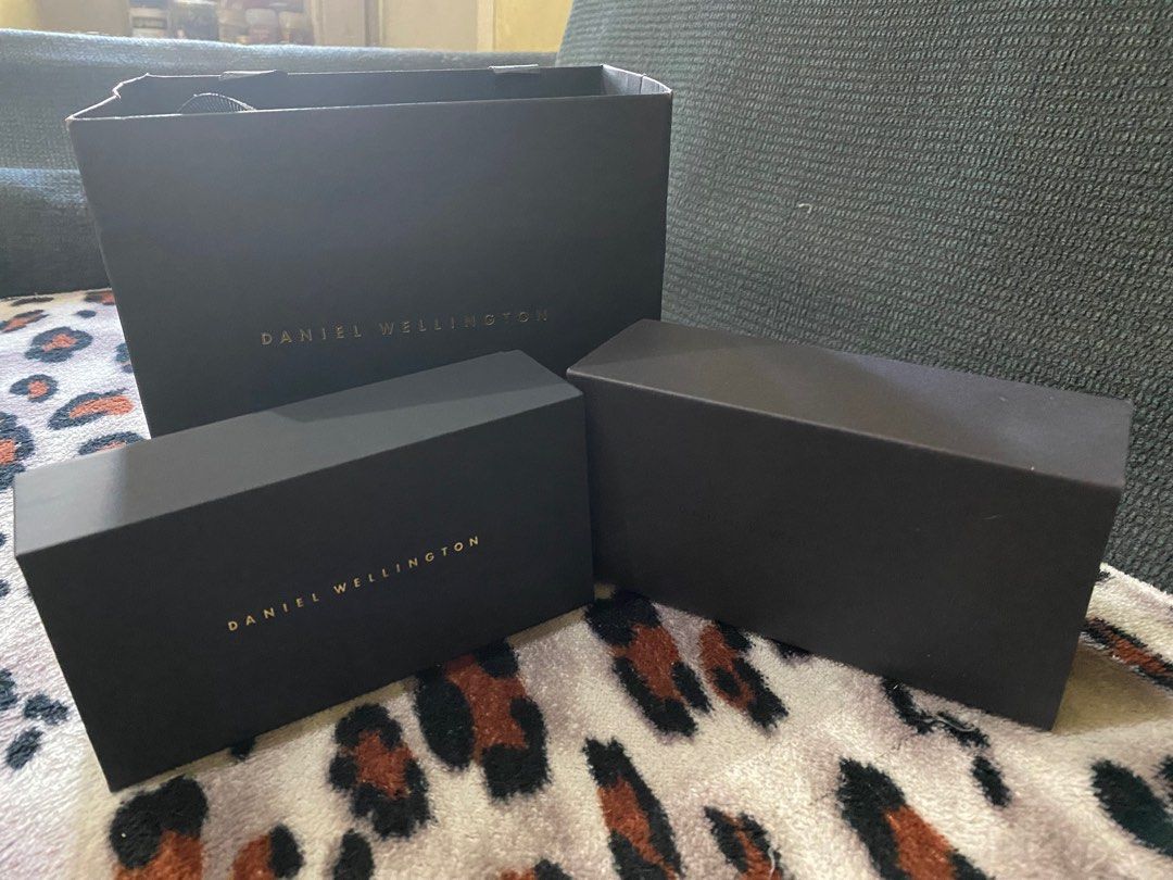 Daniel wellington watch (for women) (Category: Women's Watches) located in Pasay City. Submitted by cleojoy (Listing ID 1270264284, Image 2). Description: Selling this DW watch (gold) .