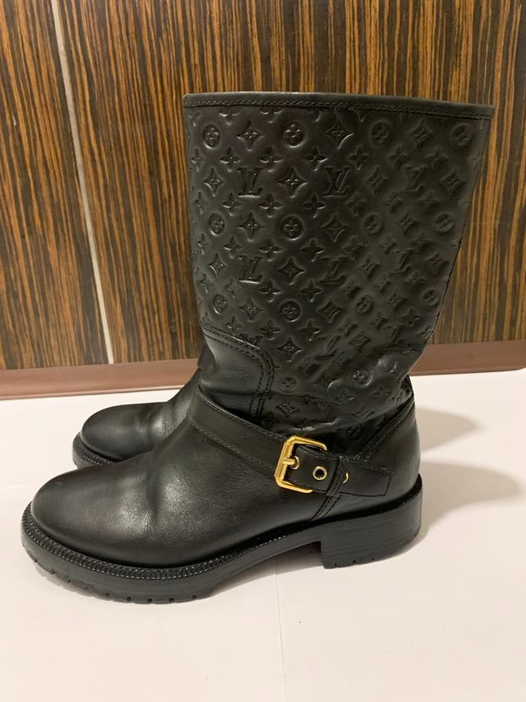 Lv deals boots sale