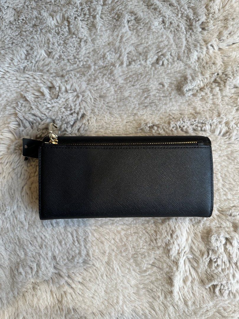 DKNY wallet #everyonewins (Category: Luxury Bags & Wallets) located in San Juan City. Submitted by knickscorner (Listing ID 1270397331, Image 3). Description: #wallet.