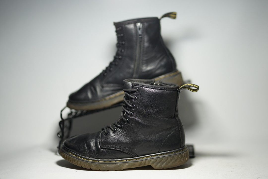 Dr. Marten DELANEY 1461 SIZE 33 Fesyen Wanita Sepatu di Carousell