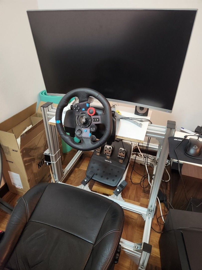 Immersive F1 - Driving simulator, logitech G29, seat vibrator, monitor ...
