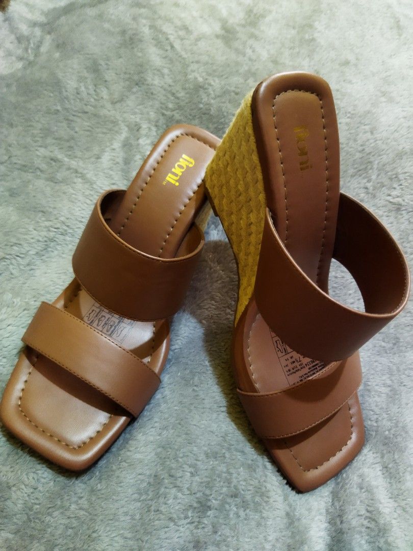 Fioni wedge 2025 sandals