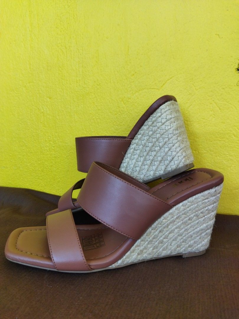 Fioni Wedge 7.5 Women s Fashion Footwear Wedges on Carousell