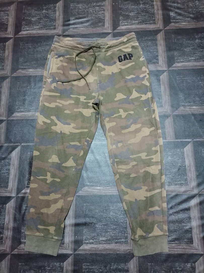 Gap best sale camo joggers