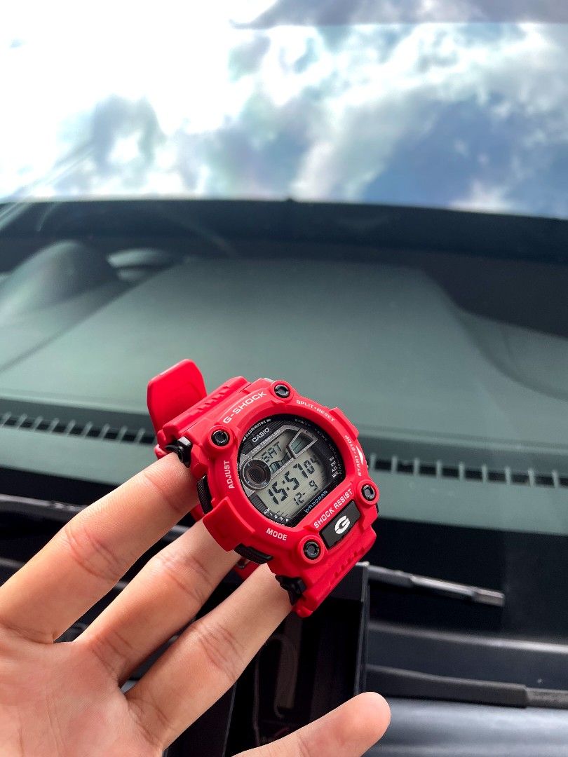 Jam mat moto merah 2025