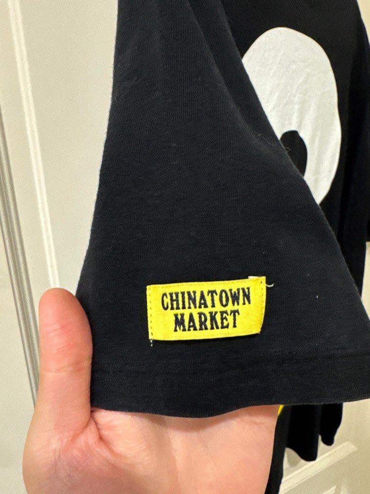 Guess x chinatown 2025 market x smiley tee