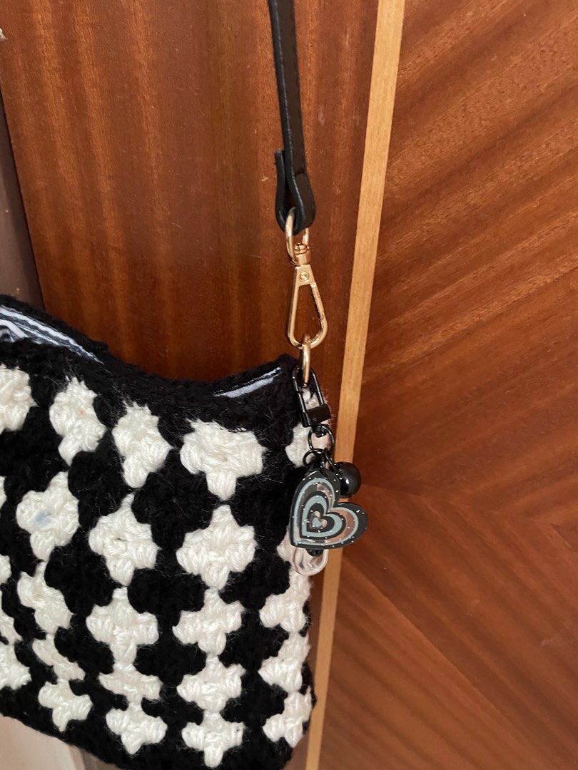 White crochet sales shoulder bag
