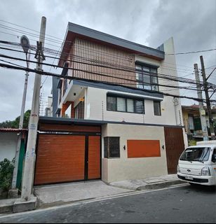 High-end Townhouse For Sale in Cubao QC.