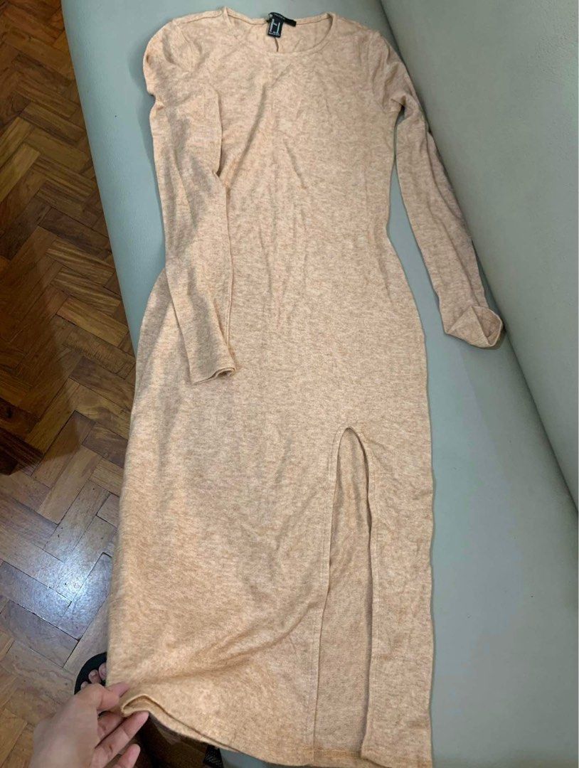 FOREVER 21 Longsleeve Dress (Category: Dresses) located in Makati City. Submitted by ycaa. (Listing ID 1270400195, Image 1). Description: Used once .