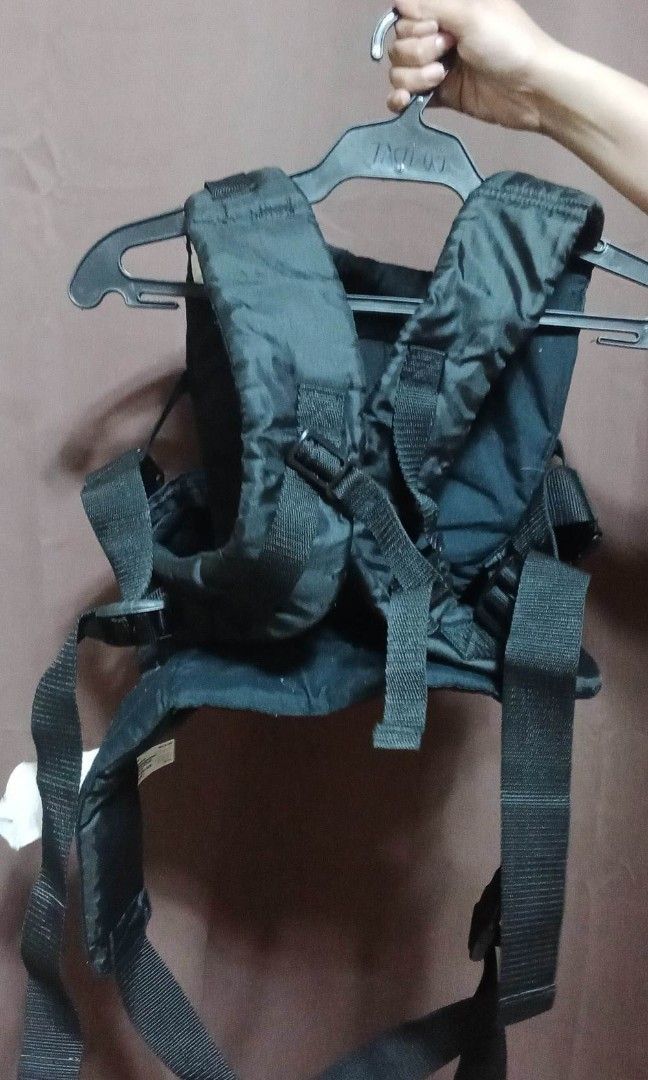 Infantino kangaroo cheap carrier