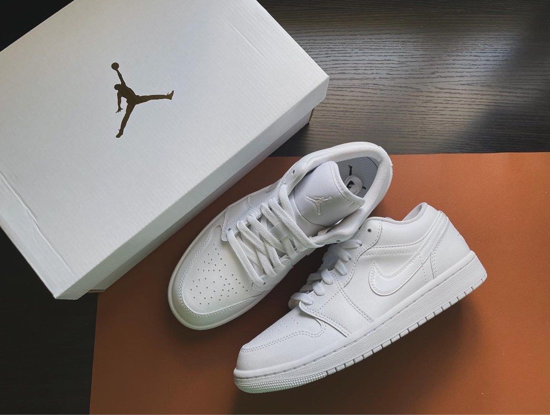 Womens white jordan best sale 1