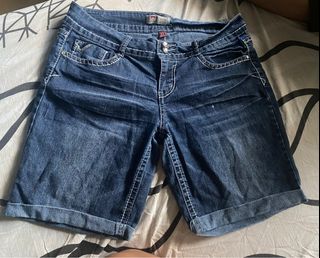 (Category: ) located in . Submitted by mayangs.clothingbuffet (Listing ID 1270434606, Image 1). Description: .