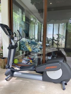 Life Fitness X9i Elliptical machine
