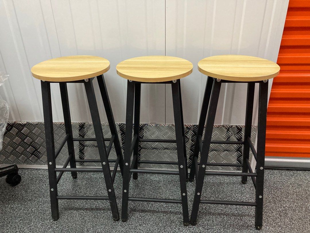 Used bar stool 2025