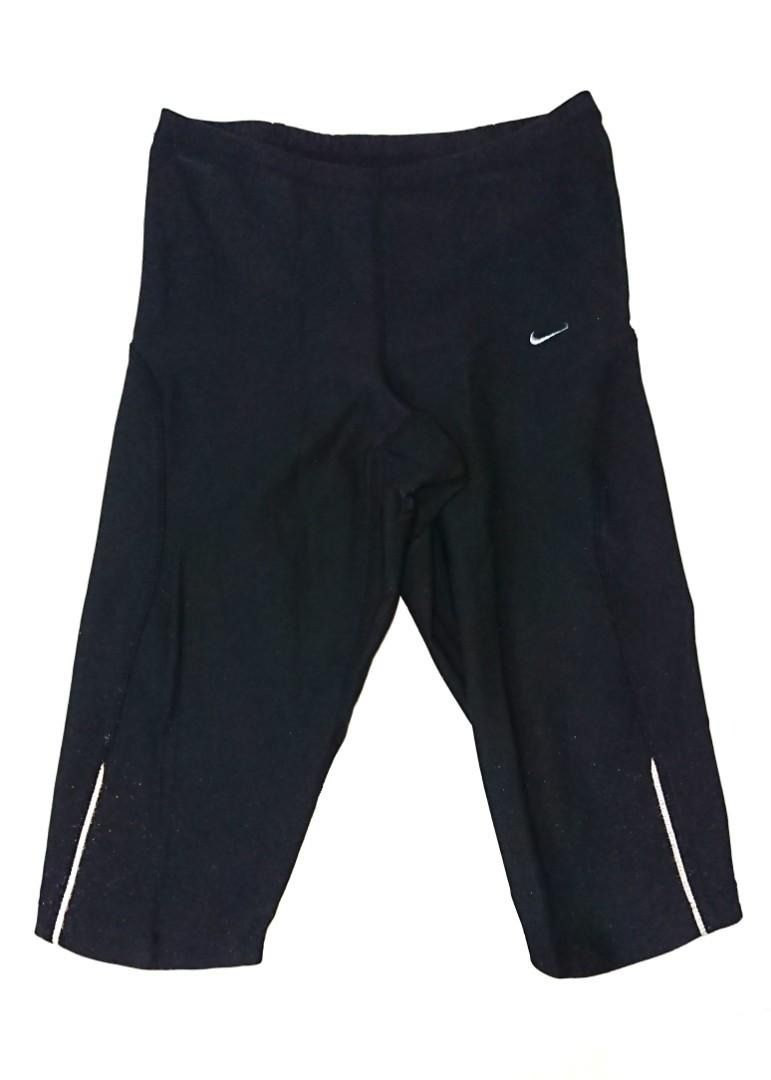 Nike black capris sales