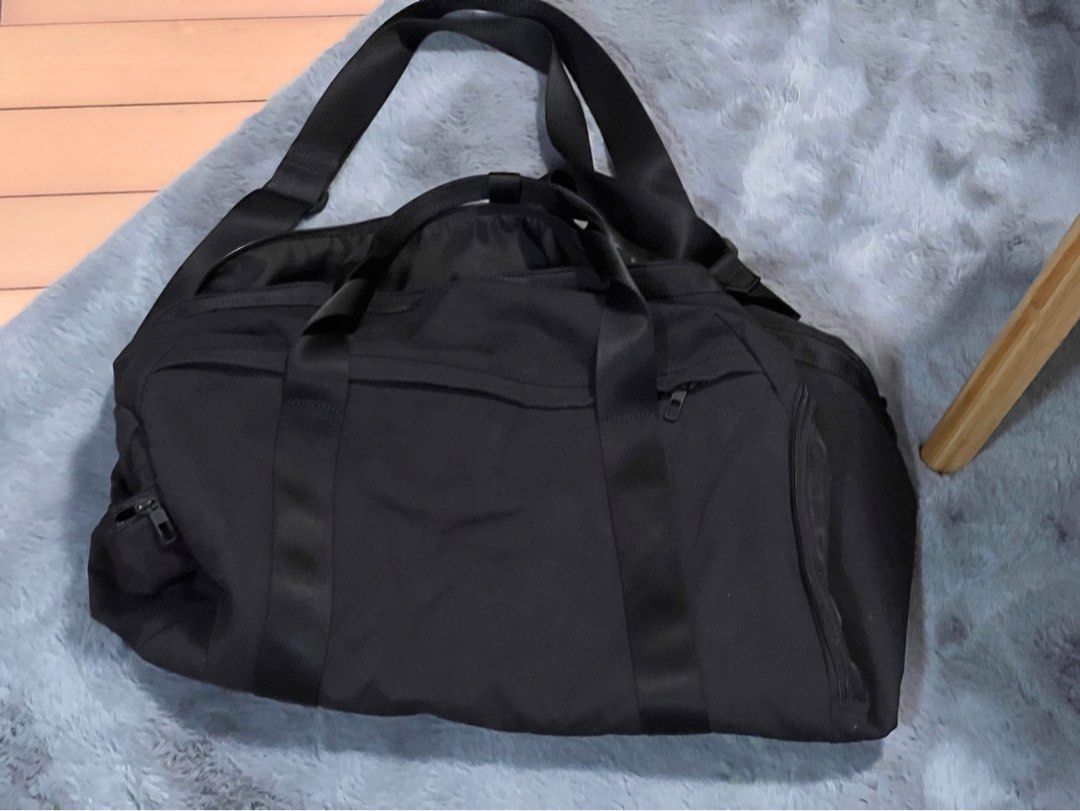 lululemon command the day duffel 37L