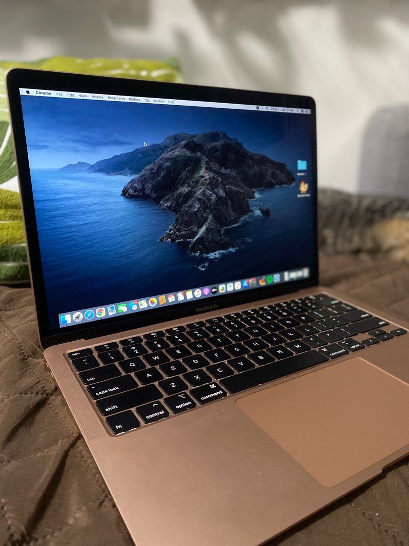 Macbook Air 2020 (Category: Laptops & Notebooks) located in Quezon City. Submitted by jdeauna (Listing ID 1270373230, Image 3). Description: Macbook Air 2020 13-inch Gold 8GB Memory 256GB SSD Storage With charger *Mostly used for Netflix and doc tasks *RFS: Need funds and not being used a lot *Can do meet ups.