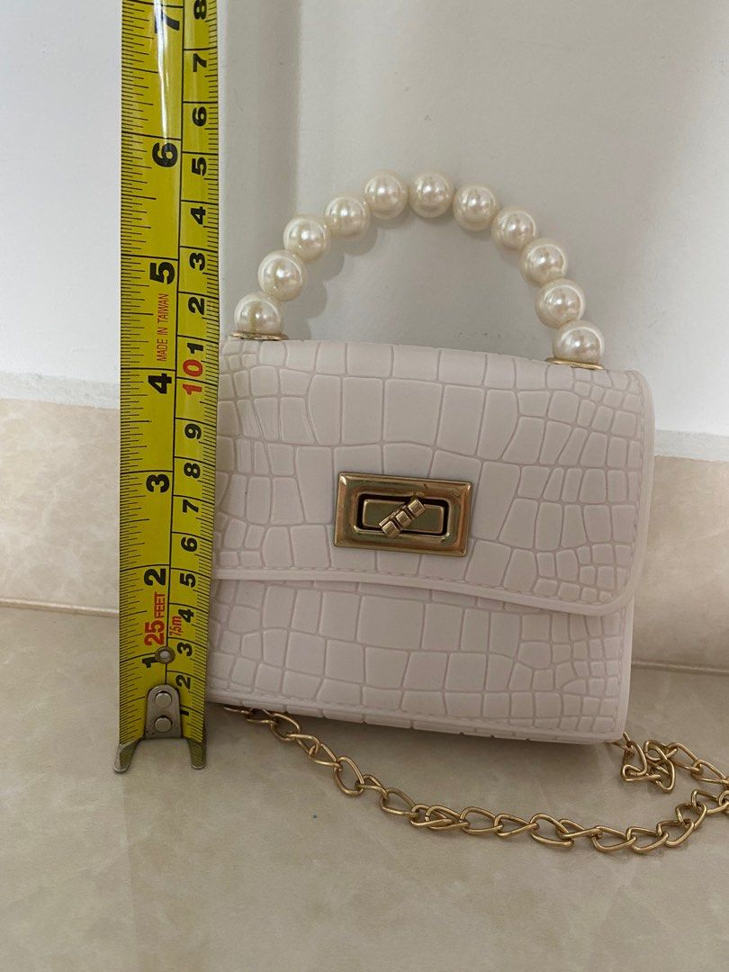 Gold shop handbag chain