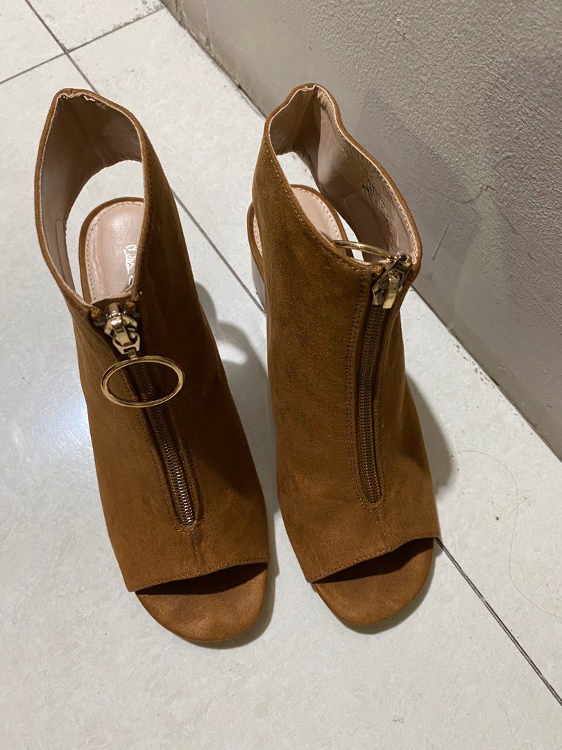Miss selfridge tan online boots